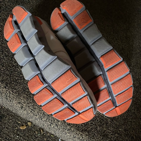 OC on running shoes womens authentic on cloud - Picture 2 of 4